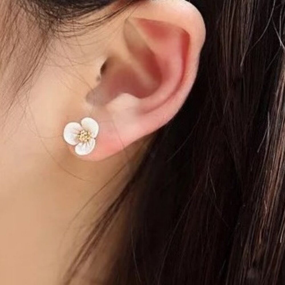 18k GP sterling silver Mother of Pearl flower earrings - Picture 4 of 5